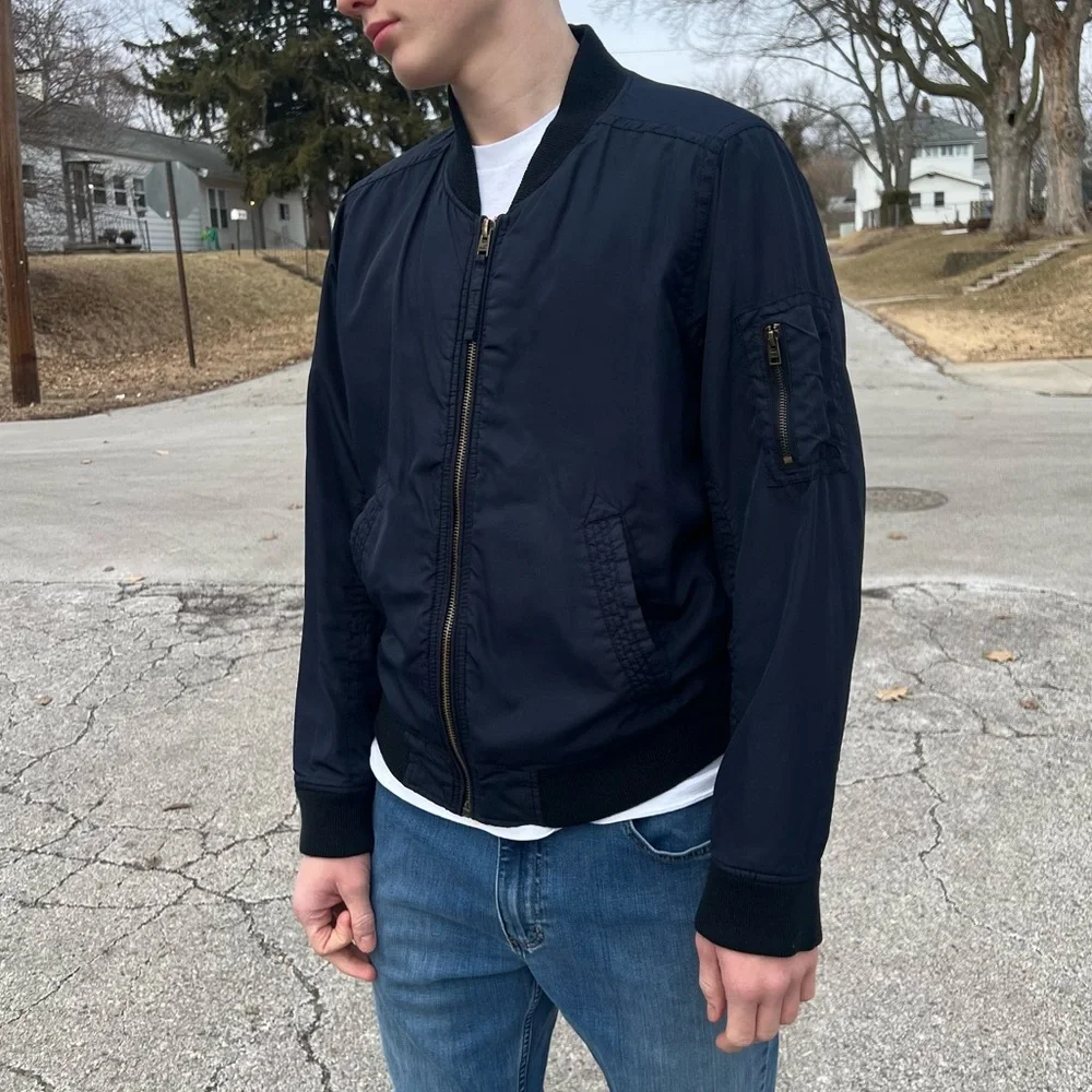 - Hollister L Navy Bomber Jacket! EUC!